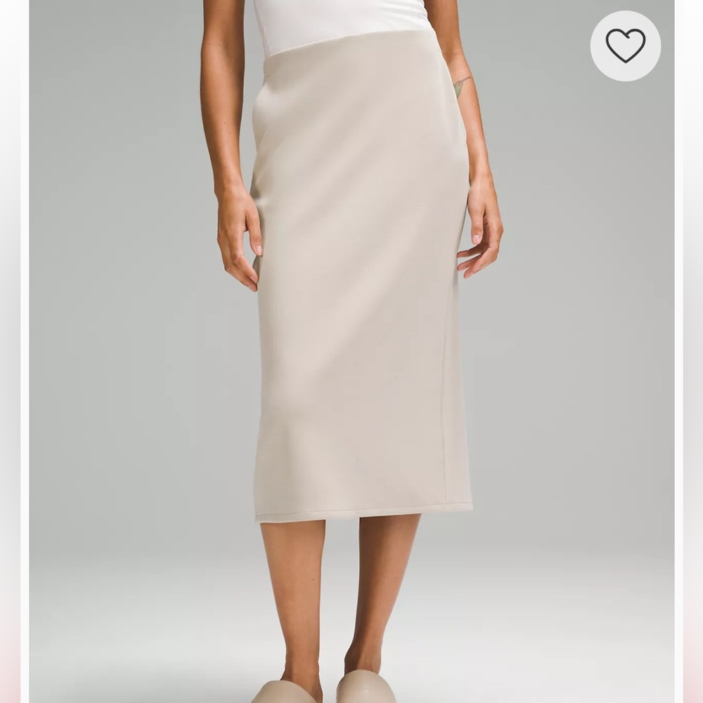 NWT. Lululemon. Softstreme High-Rise Midi Skirt. size 4. Color Mojave Tan